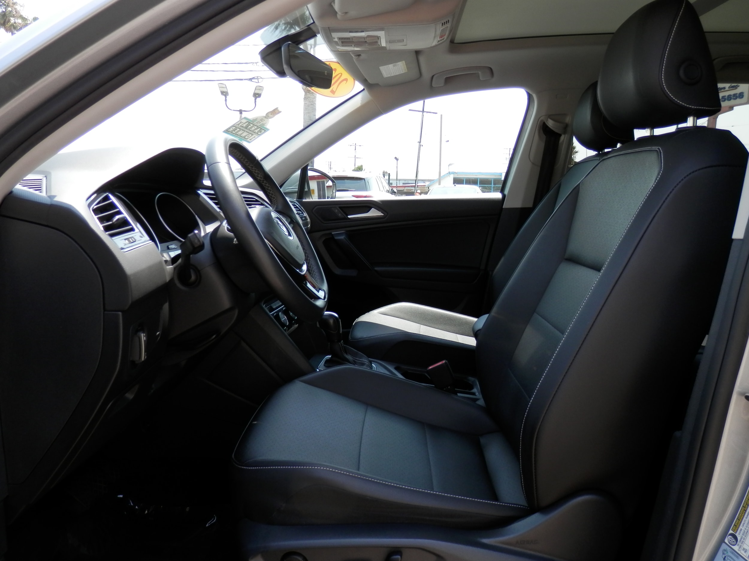 2021 Volkswagen Tiguan SE - Photo 15