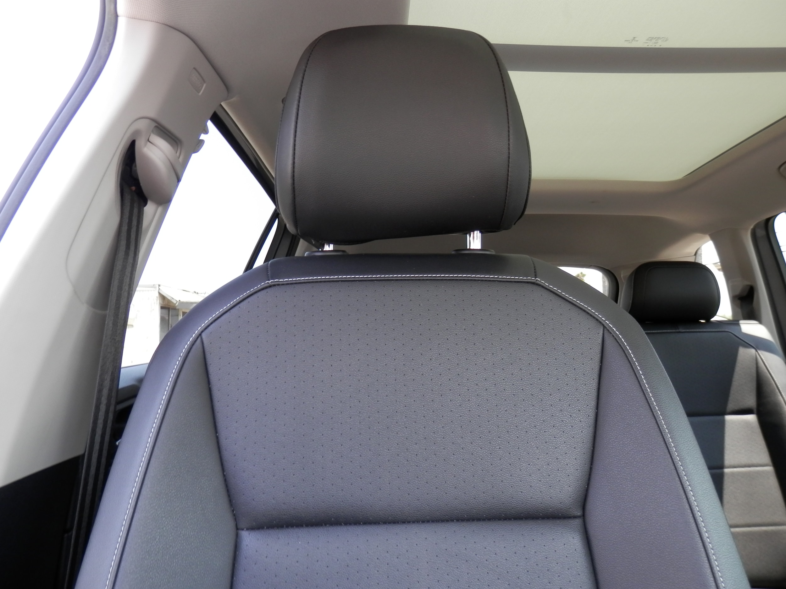 2021 Volkswagen Tiguan SE - Photo 16