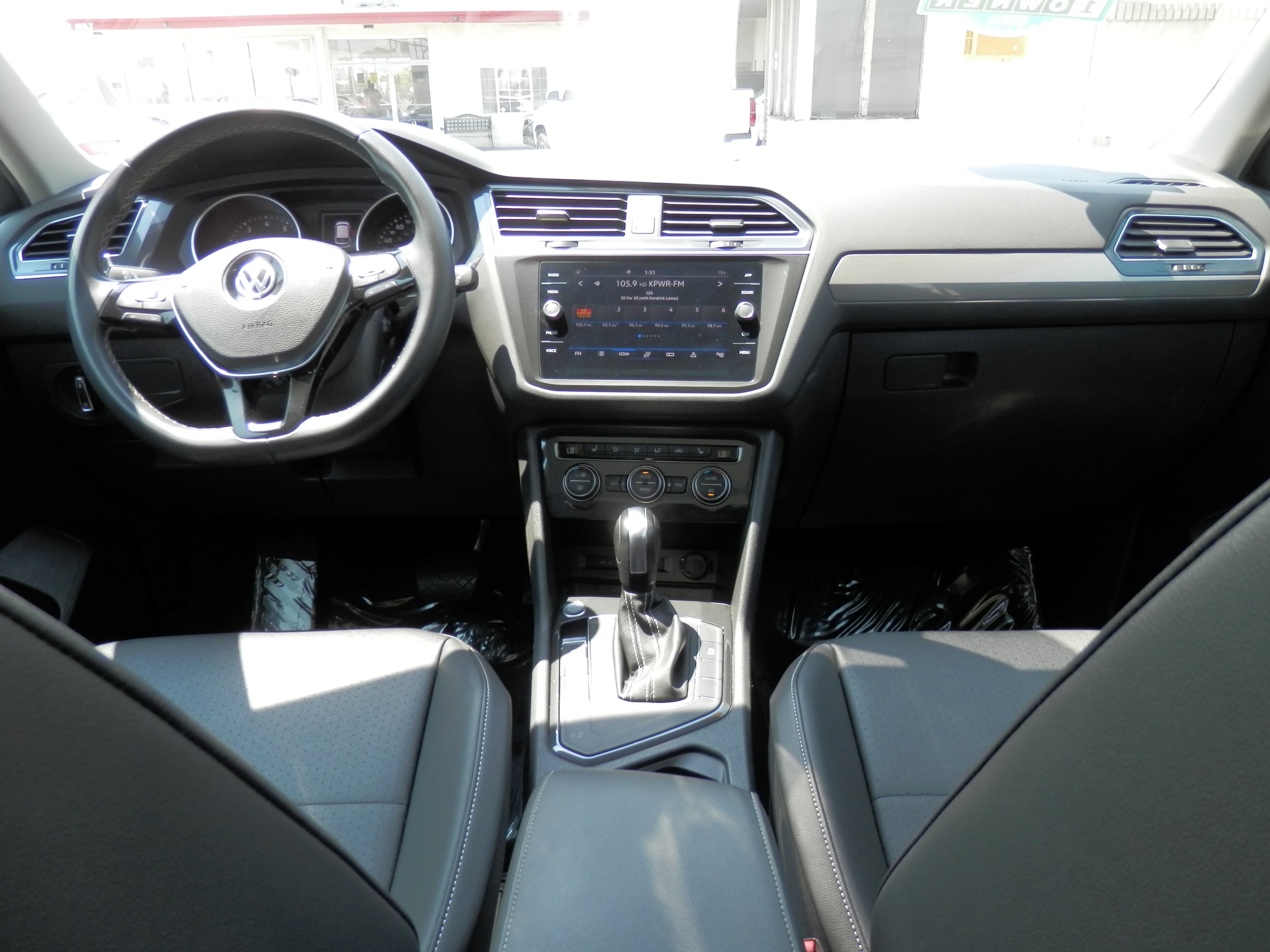 2021 Volkswagen Tiguan SE - Photo 24