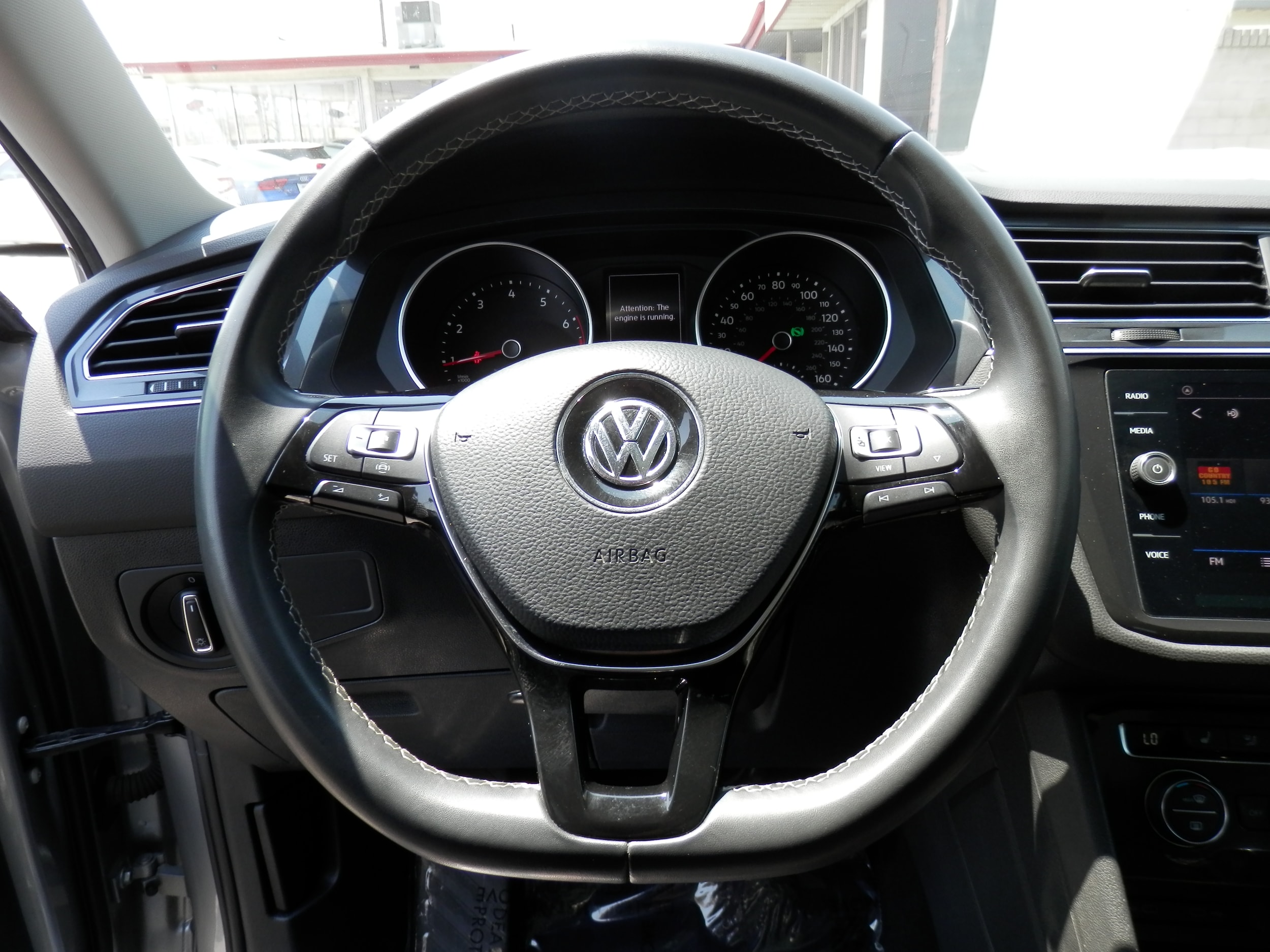 2021 Volkswagen Tiguan SE - Photo 25