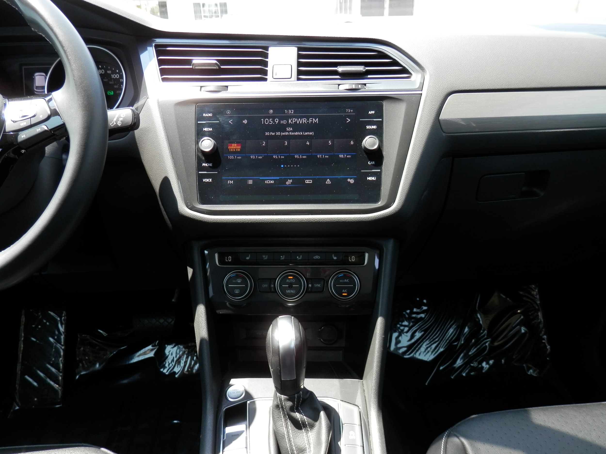 2021 Volkswagen Tiguan SE - Photo 26
