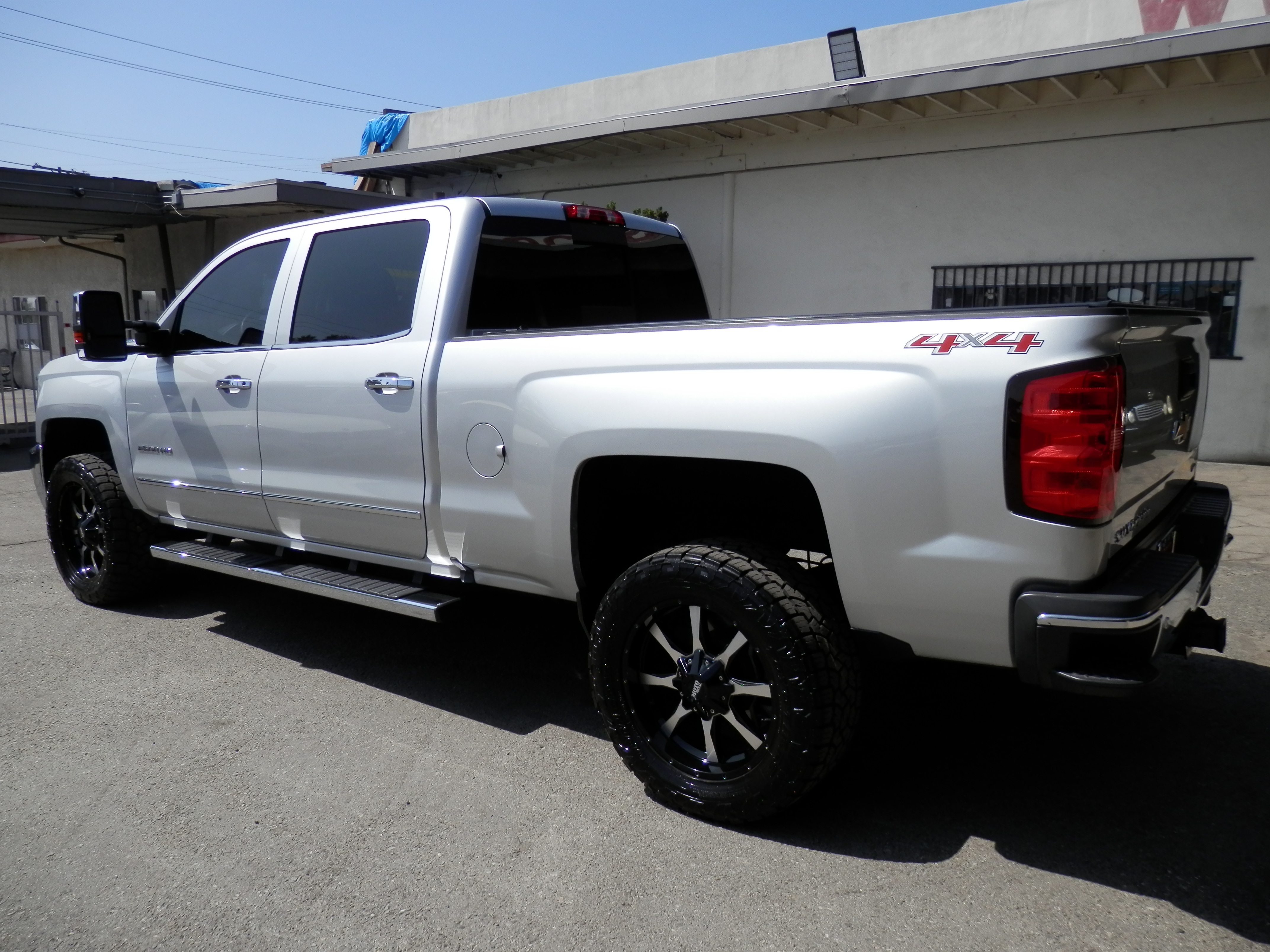 Used 2017 Chevrolet Silverado 2500HD LTZ (6.6 Turbo Diesel 4WD) Truck Crew Cab
