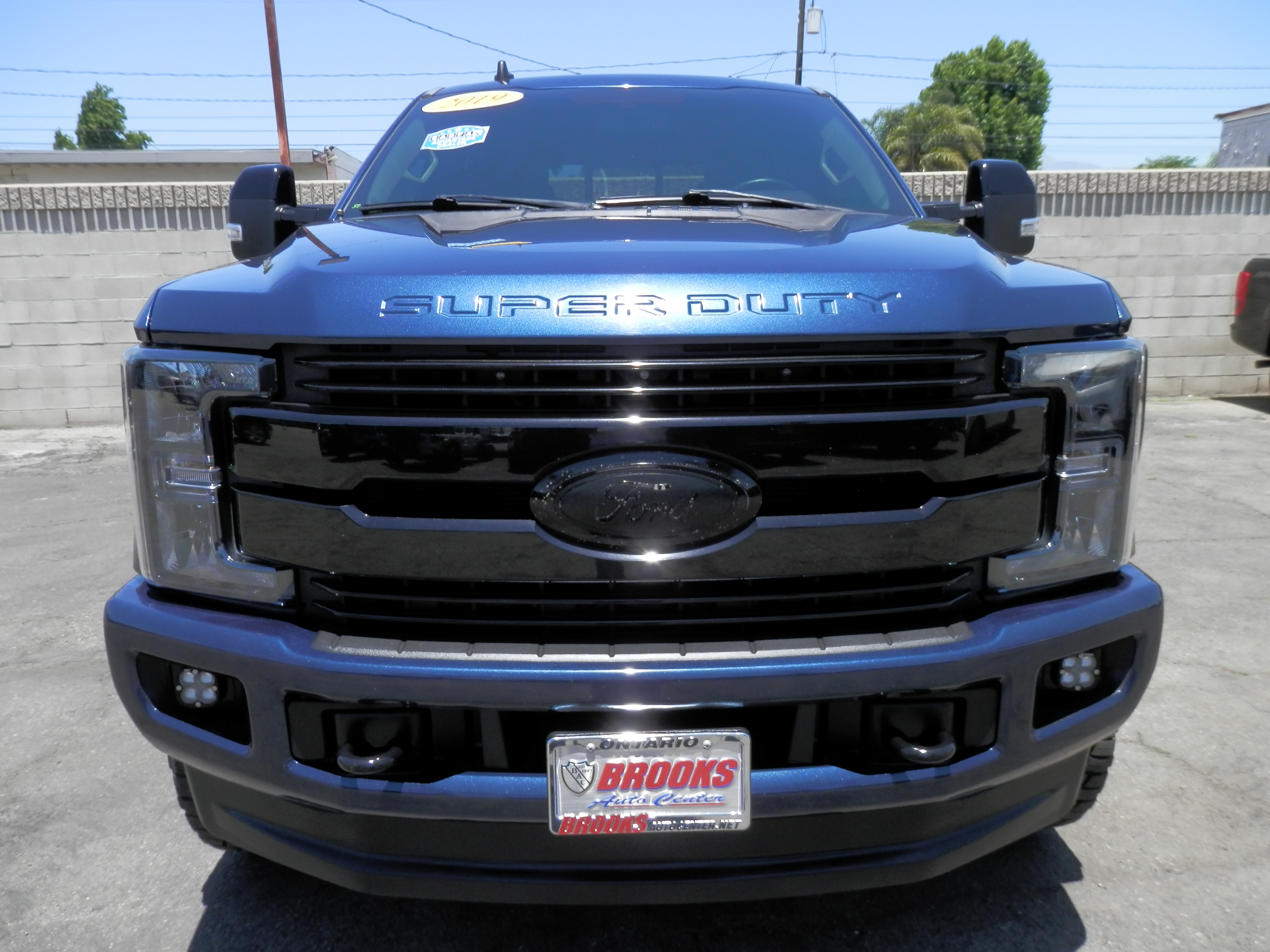 Used 2019 Ford F-250 Lariat (6.7 TURBO DIESEL 4WD) (4 INCH FOX LIFT) Truck Crew Cab