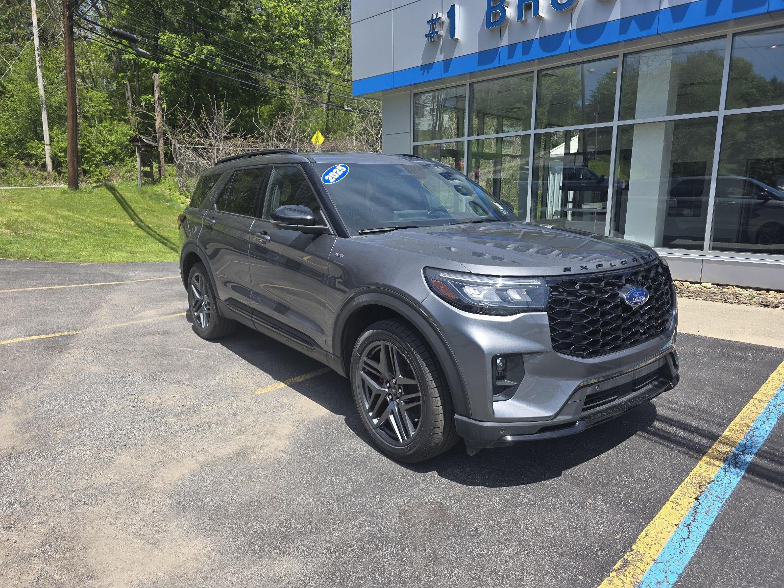 2025 Ford Explorer ST-LINE