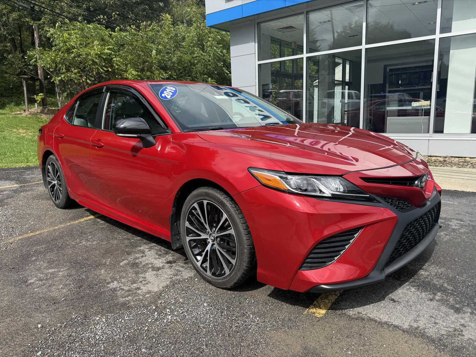 2019 Toyota Camry SE