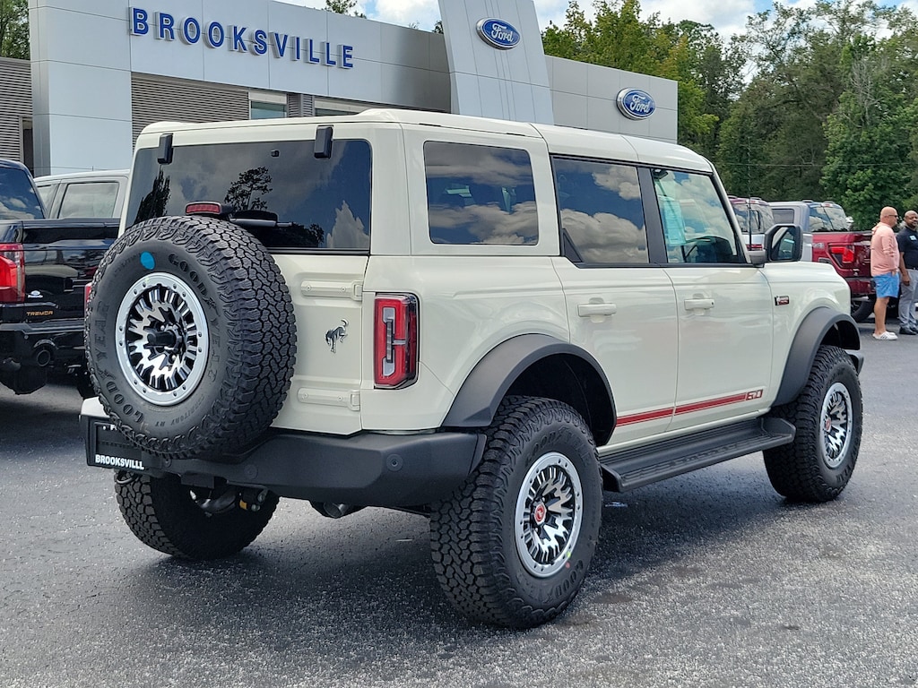 New 2026 Ford Bronco Outer Banks SUV