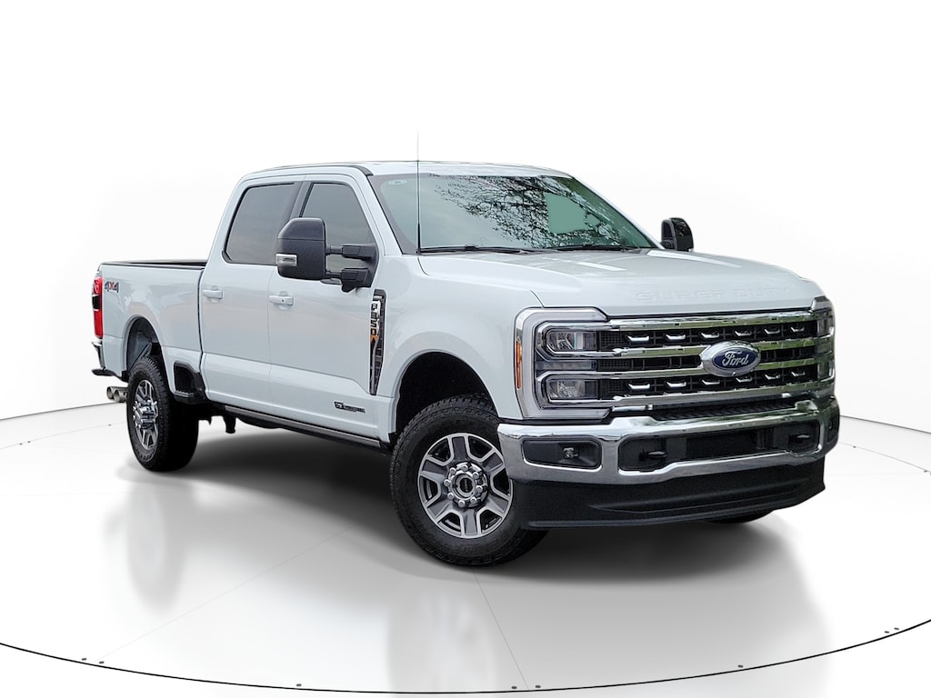 Used 2025 Ford F-350 LARIAT Truck Crew Cab