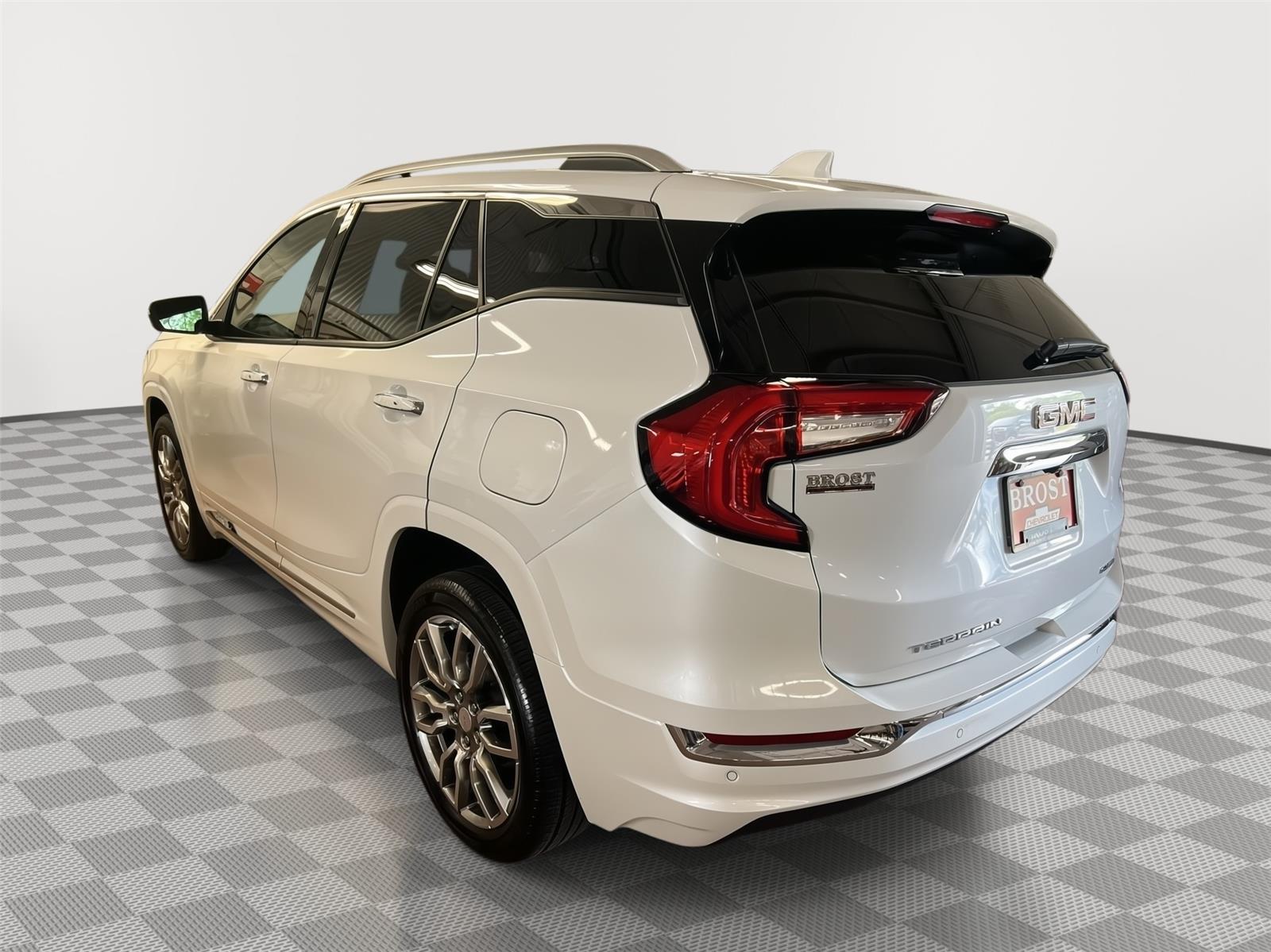 2023 GMC Terrain Denali - Photo 6