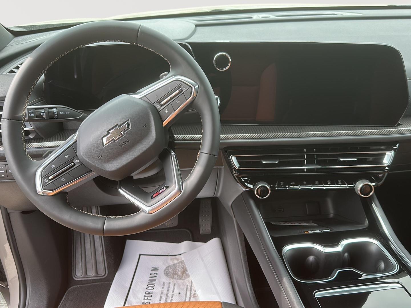 2027 Chevrolet Traverse Z71 - Photo 8