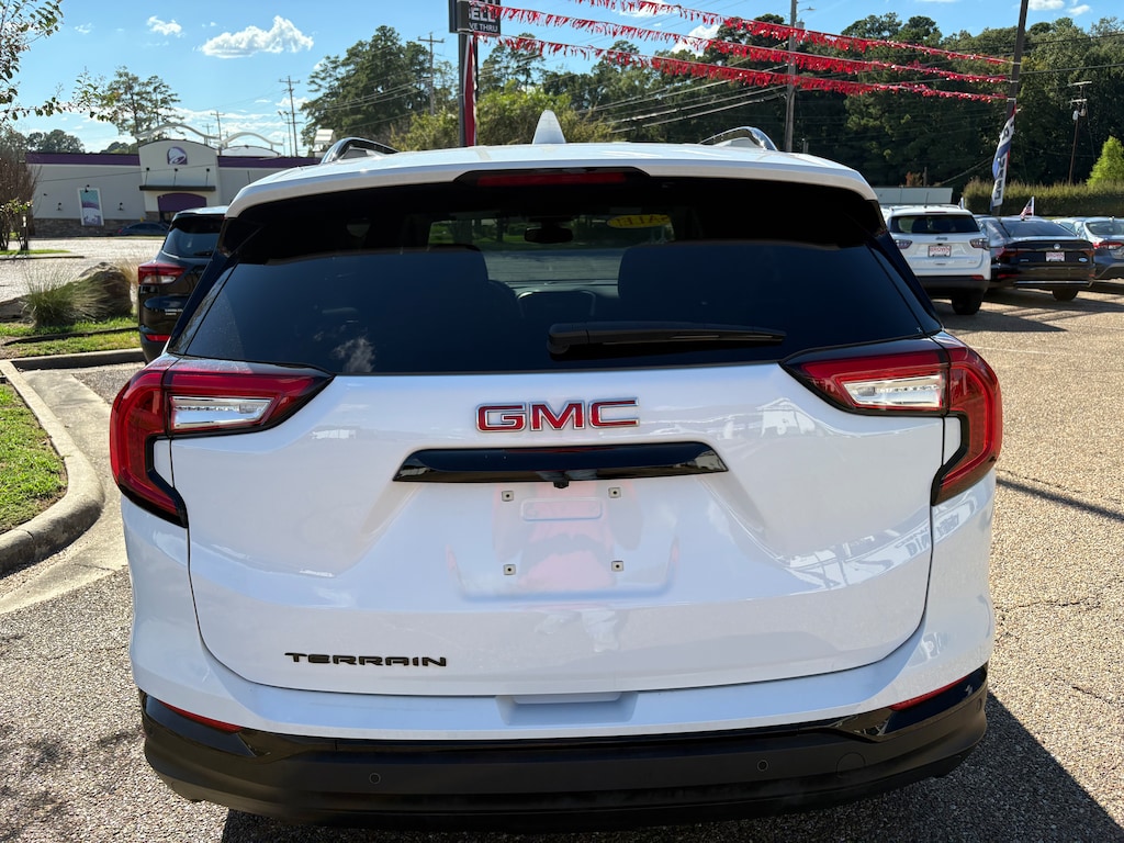 Used 2024 GMC Terrain SLE SUV