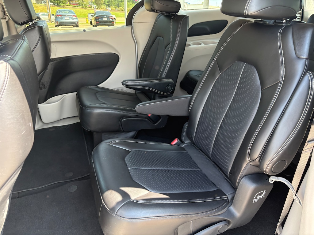 Certified 2024 Chrysler Pacifica Touring L Van Passenger Van