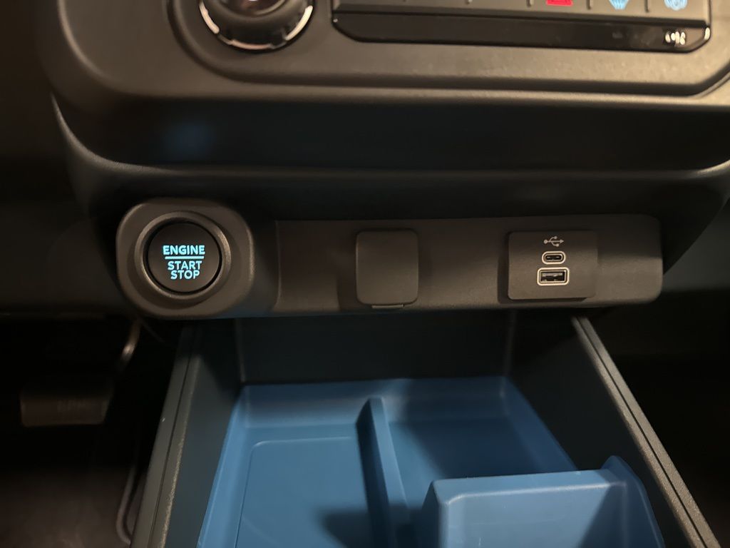 2025 Ford Maverick XLT - Photo 28