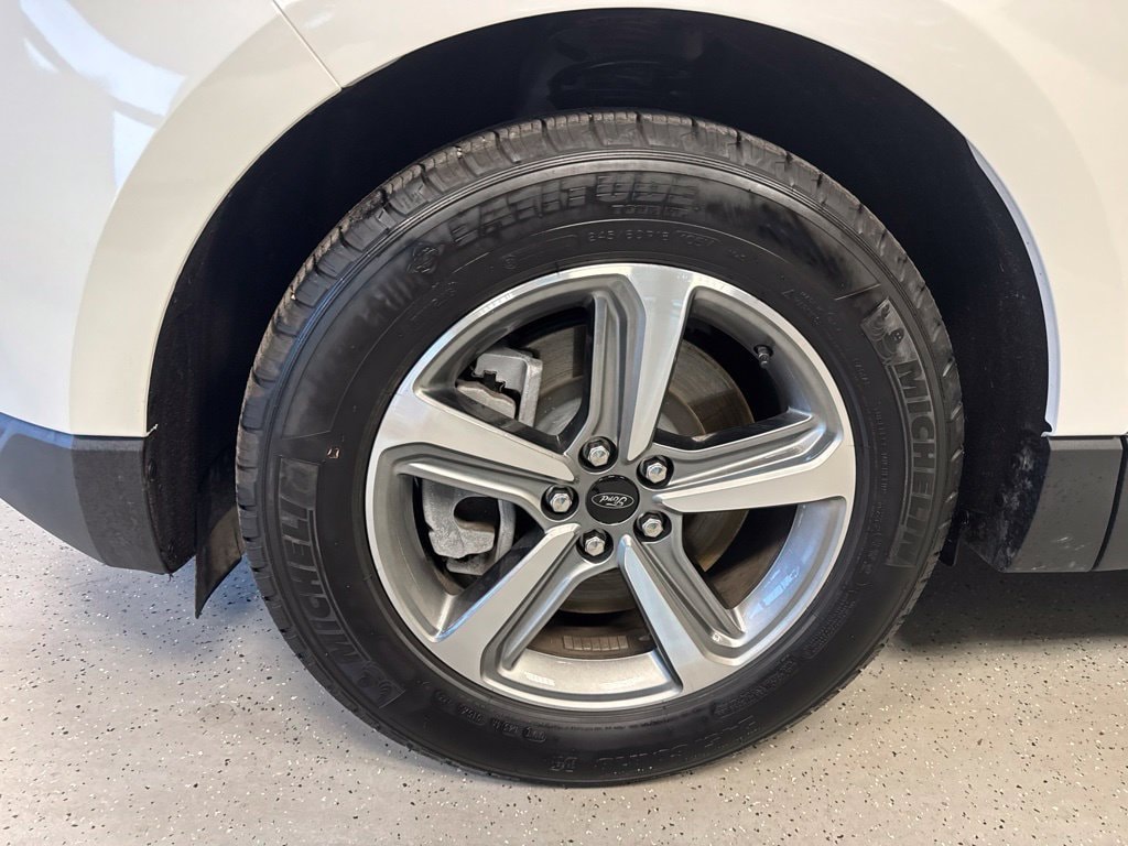 Certified 2024 Ford Edge SUV