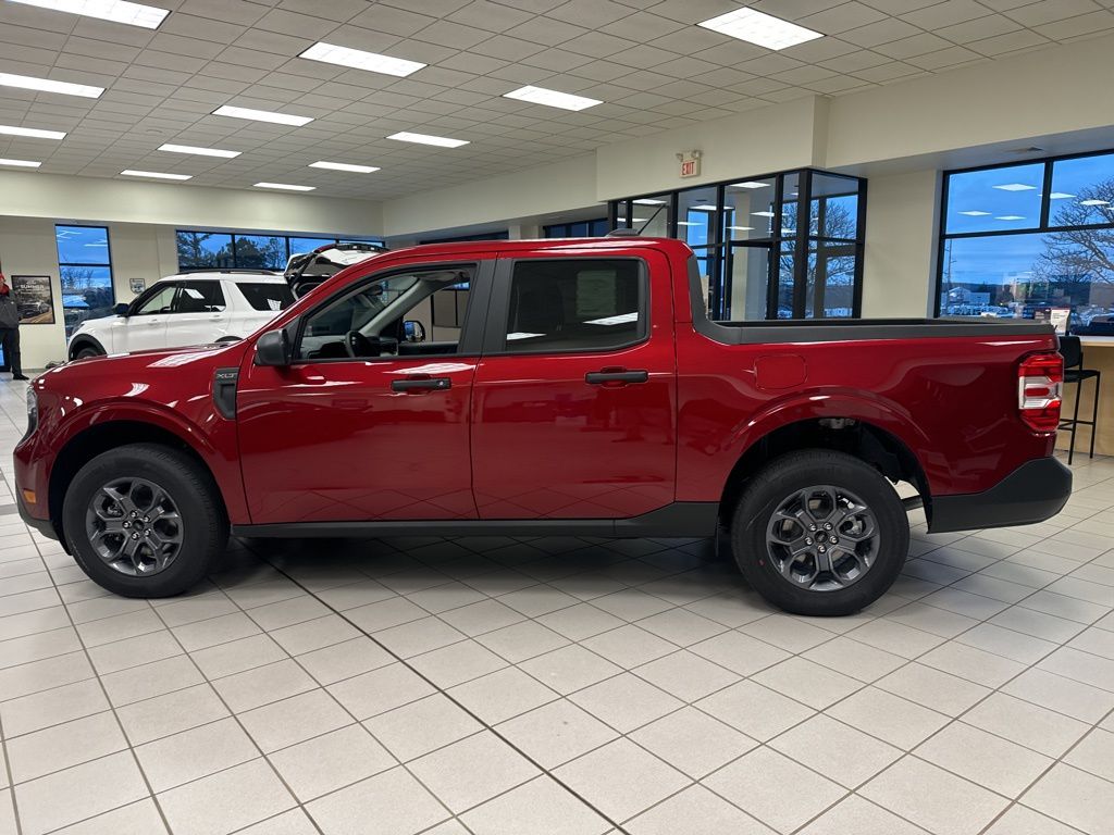2025 Ford Maverick XLT - Photo 13