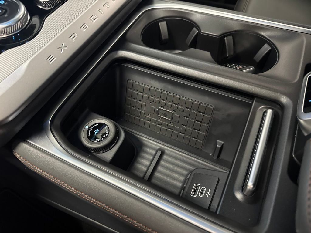 2025 Ford Expedition Active - Photo 39