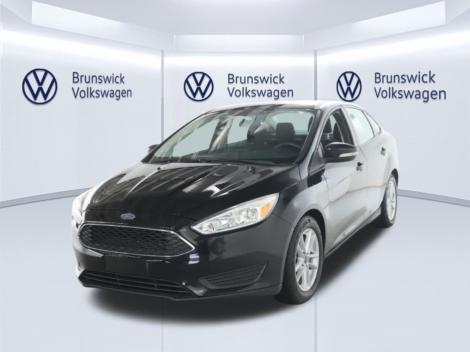 2017 Ford Focus SE FWD photo