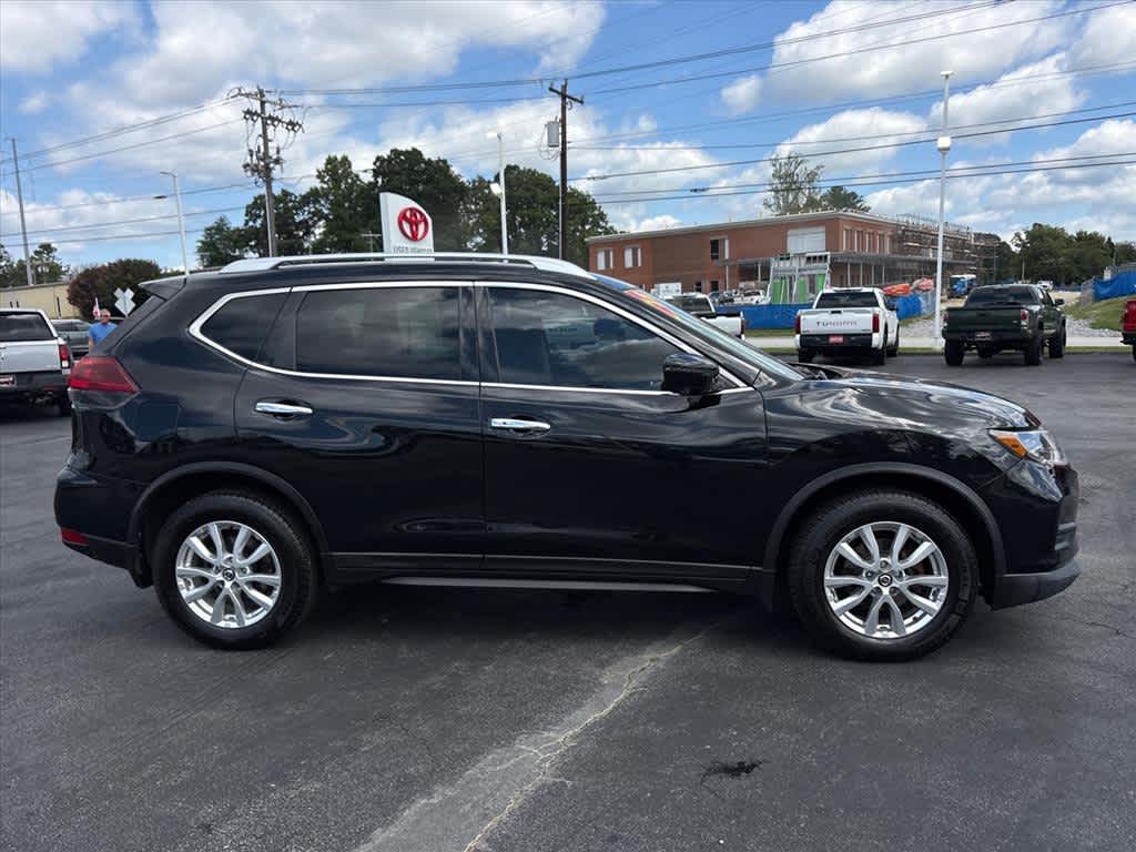 Used 2018 Nissan Rogue SV with VIN KNMAT2MT4JP580258 for sale in Hendersonville, NC