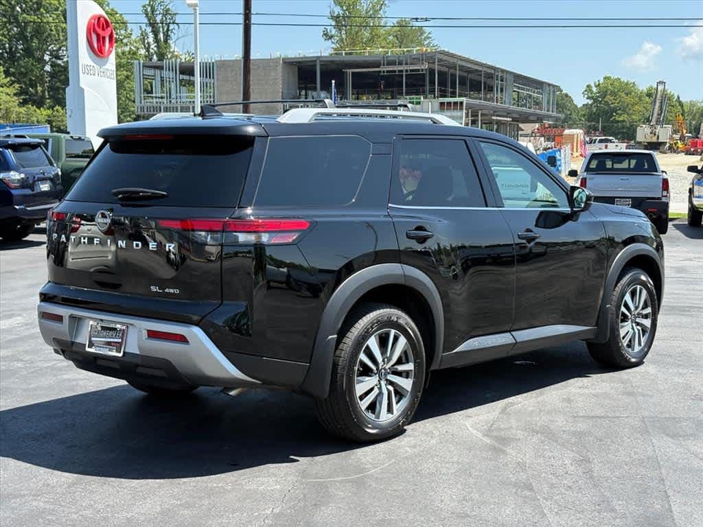 Used 2025 Nissan Pathfinder SL 4WD
