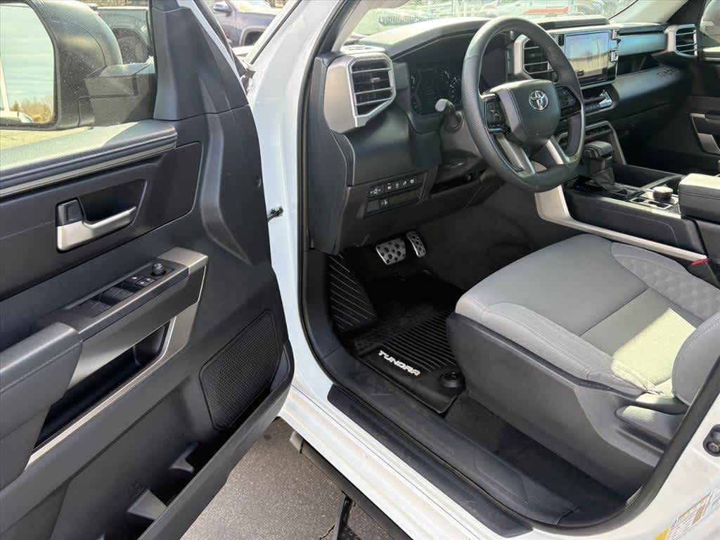 2024 Toyota Tundra SR5 - Photo 19