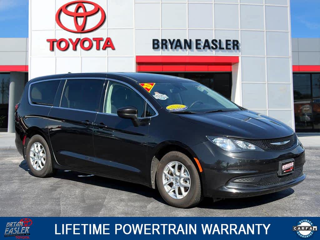 2023 Chrysler Voyager LX