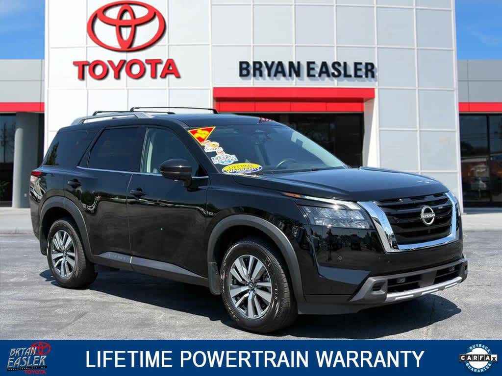Used 2025 Nissan Pathfinder SL 4WD