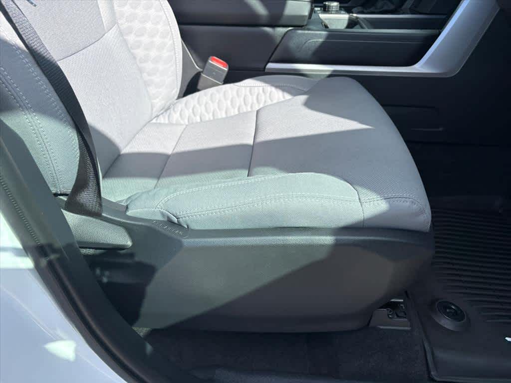2024 Toyota Tundra SR5 - Photo 6