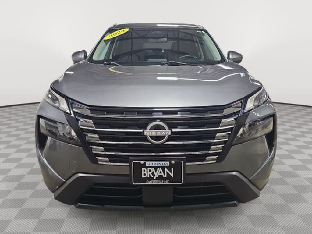 Used 2024 Nissan Rogue SV SUV