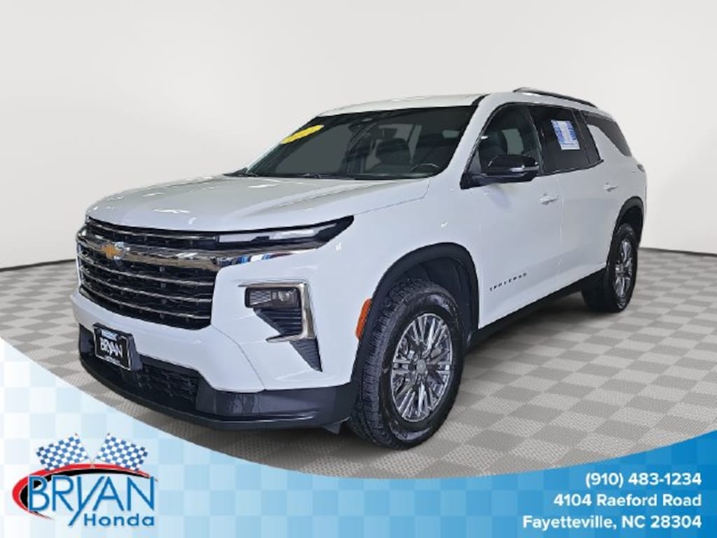 Used 2025 Chevrolet Traverse LT SUV