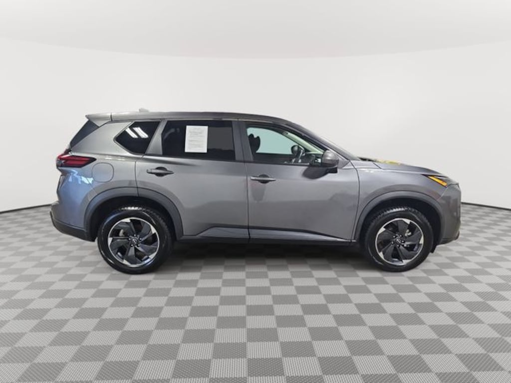 Used 2024 Nissan Rogue SV SUV