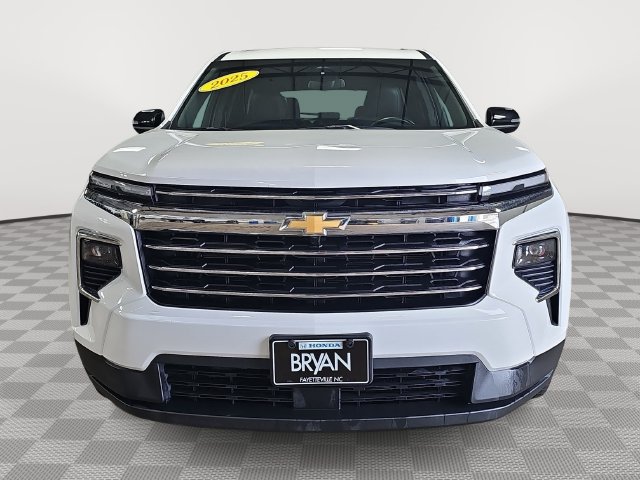 Used 2025 Chevrolet Traverse LT SUV