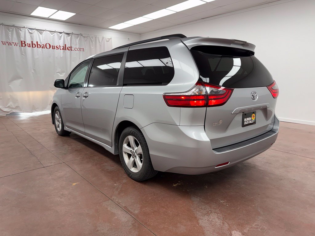 Used 2020 Toyota Sienna LE Minivan/Van