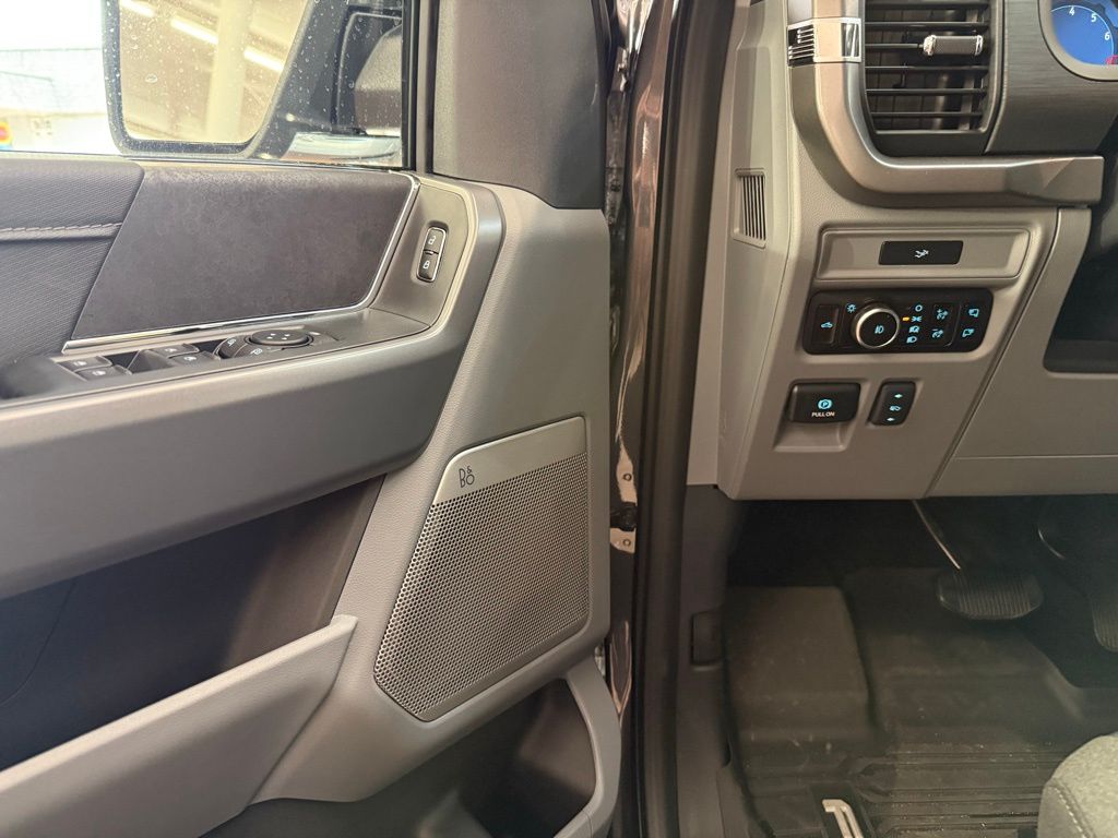 2026 Ford F-150 XLT - Photo 12