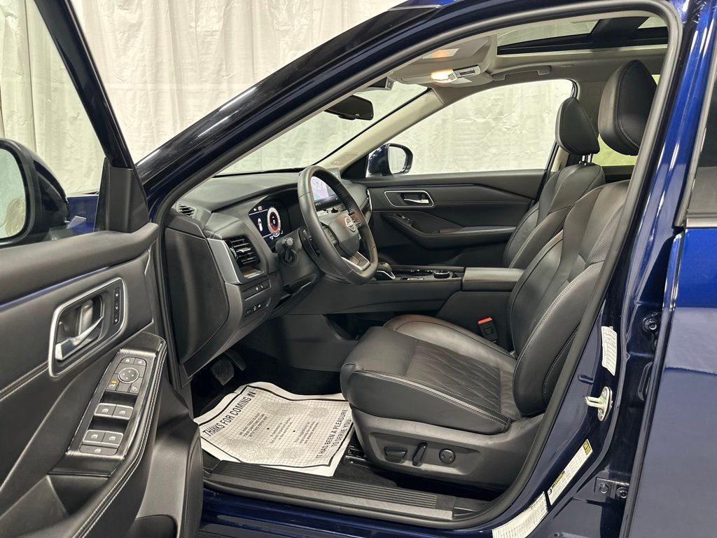 2026 Nissan Rogue Platinum - Photo 10