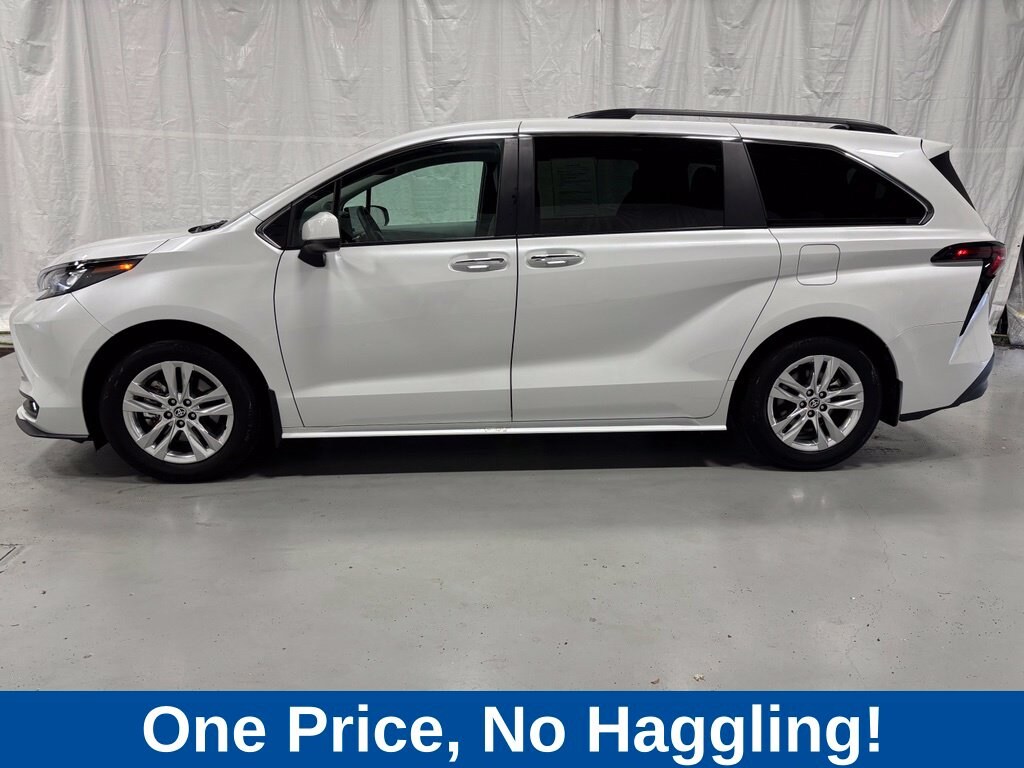 Used 2025 Toyota Sienna XLE 7 Passenger Van Passenger Van