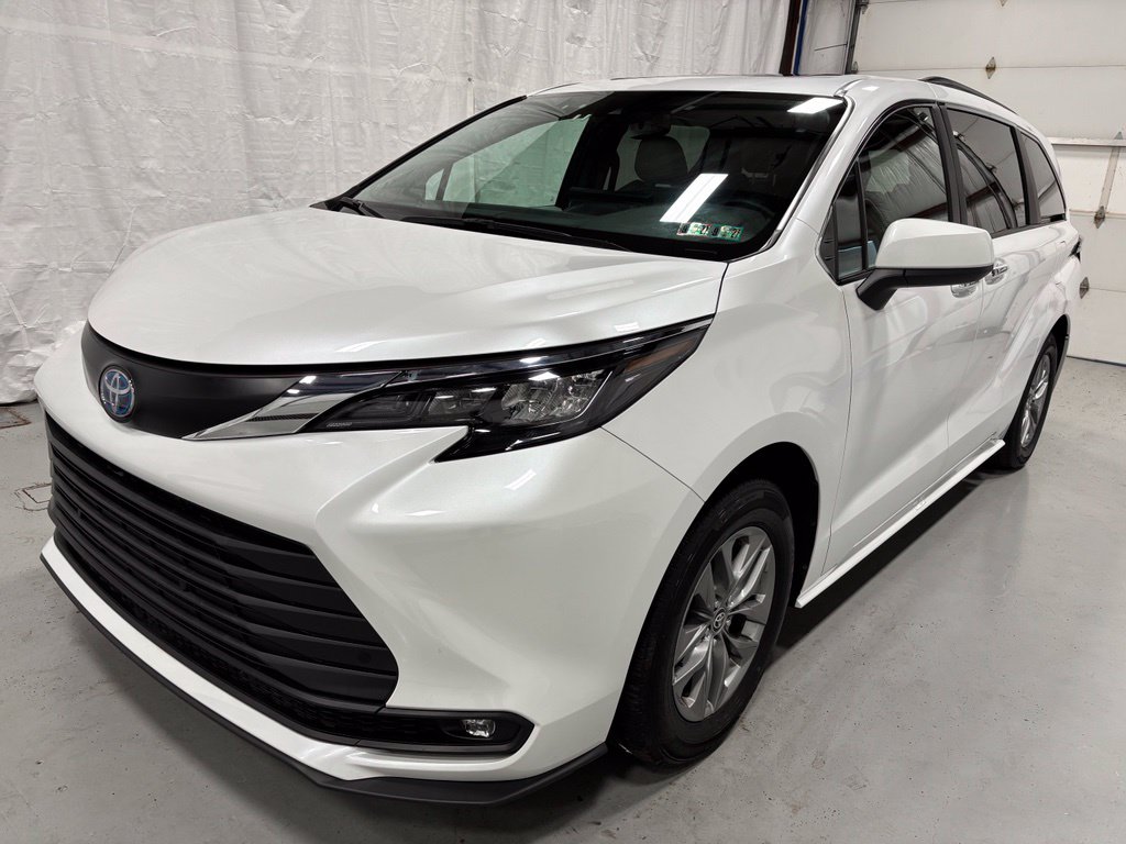 Used 2025 Toyota Sienna XLE 7 Passenger Van Passenger Van