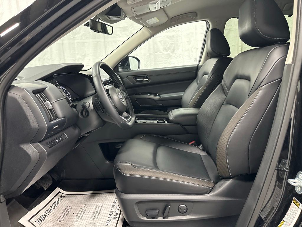 2024 Nissan Pathfinder SL - Photo 13