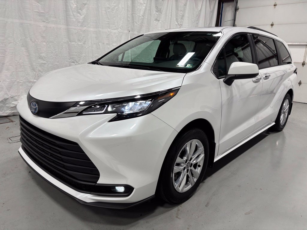 Used 2025 Toyota Sienna XLE 7 Passenger Van Passenger Van