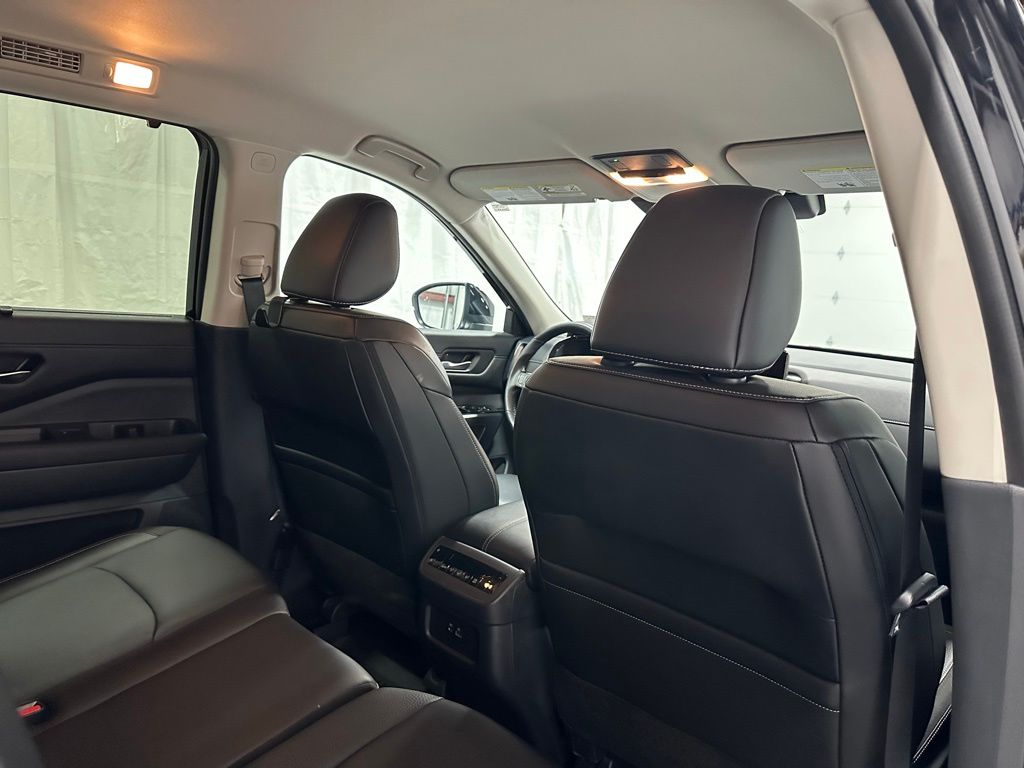 2024 Nissan Pathfinder SL - Photo 51