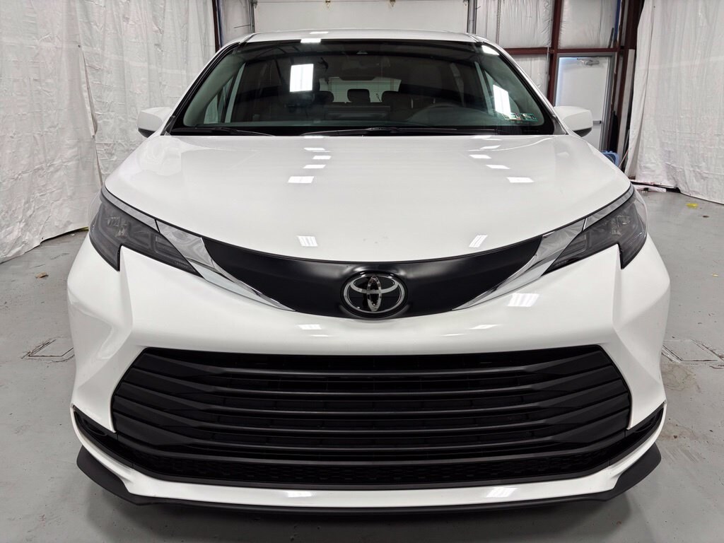 Used 2026 Toyota Sienna LE 8 Passenger Van Passenger Van