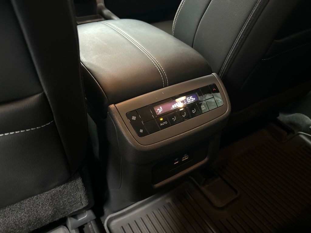 2024 Nissan Pathfinder SL - Photo 42