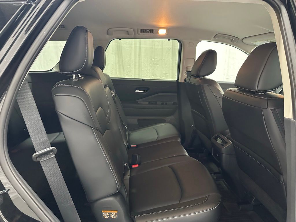 2024 Nissan Pathfinder SL - Photo 50