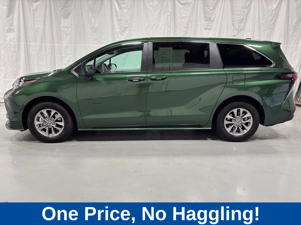 Used 2026 Toyota Sienna LE 8 Passenger Van Passenger Van