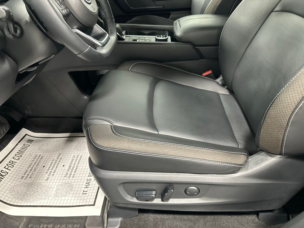 2024 Nissan Pathfinder SL - Photo 12