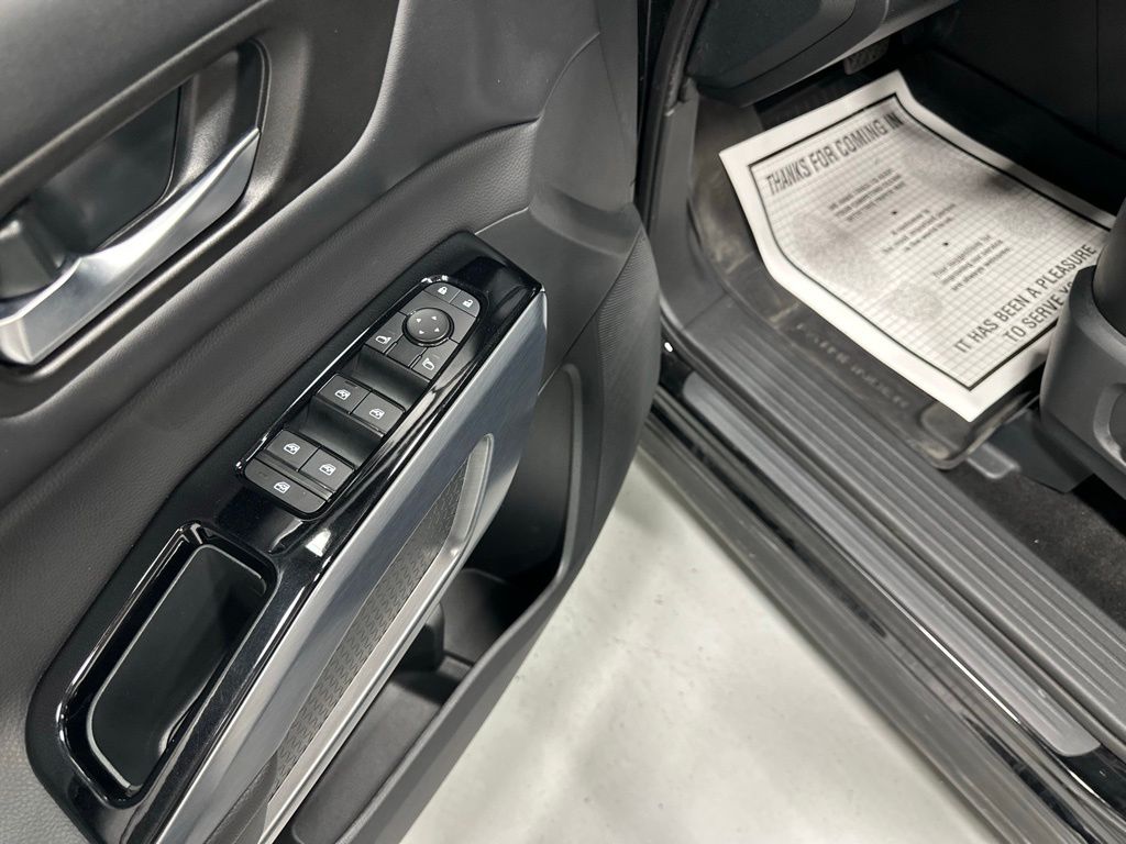 2024 Nissan Pathfinder SL - Photo 9