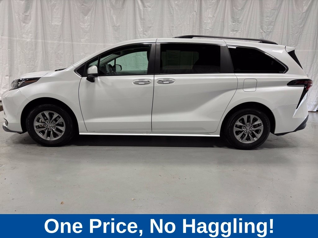 Used 2025 Toyota Sienna XLE 7 Passenger Van Passenger Van