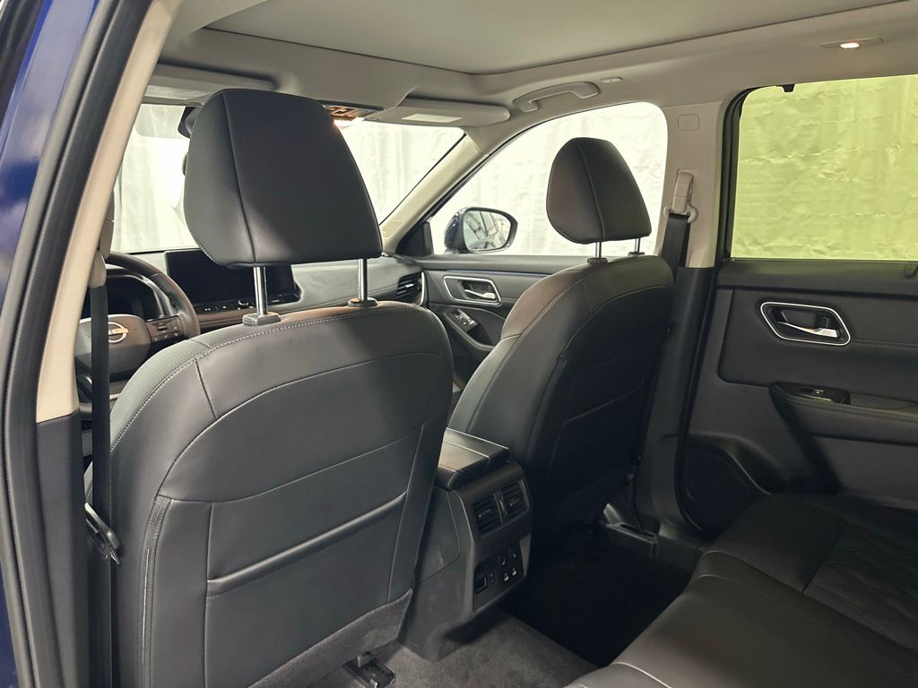 2026 Nissan Rogue Platinum - Photo 48