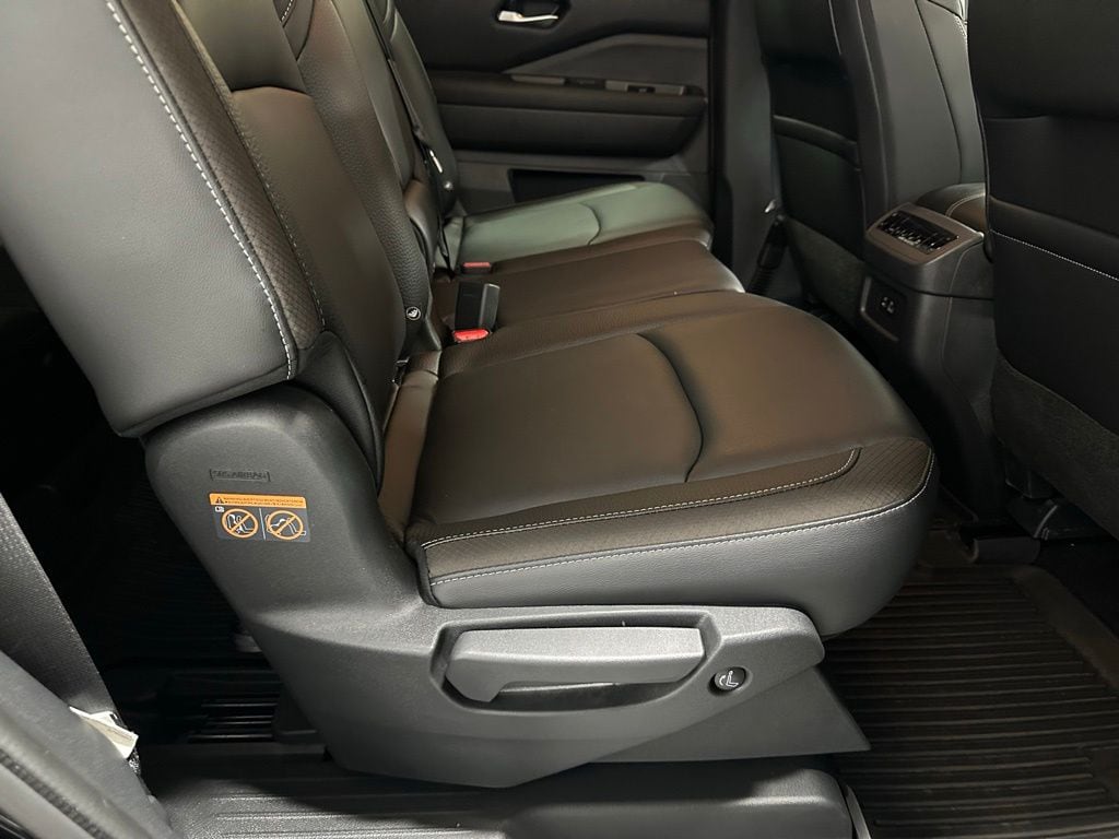 2024 Nissan Pathfinder SL - Photo 48
