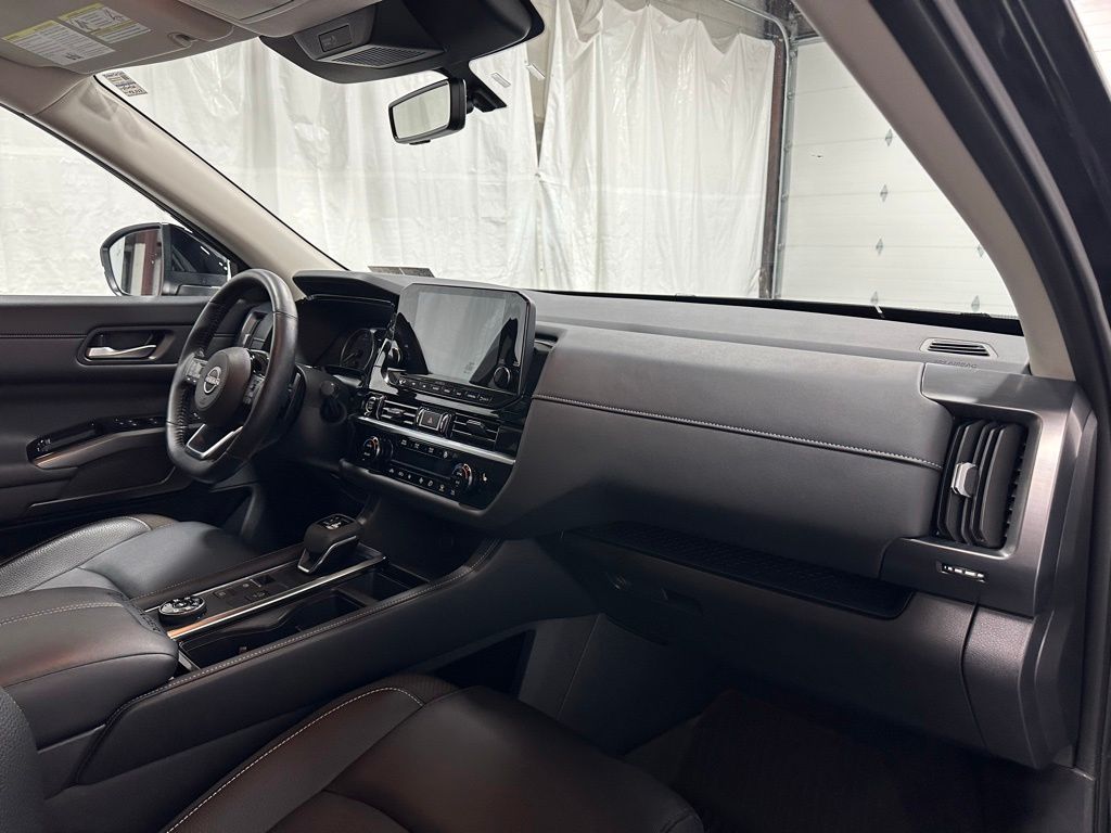 2024 Nissan Pathfinder SL - Photo 58