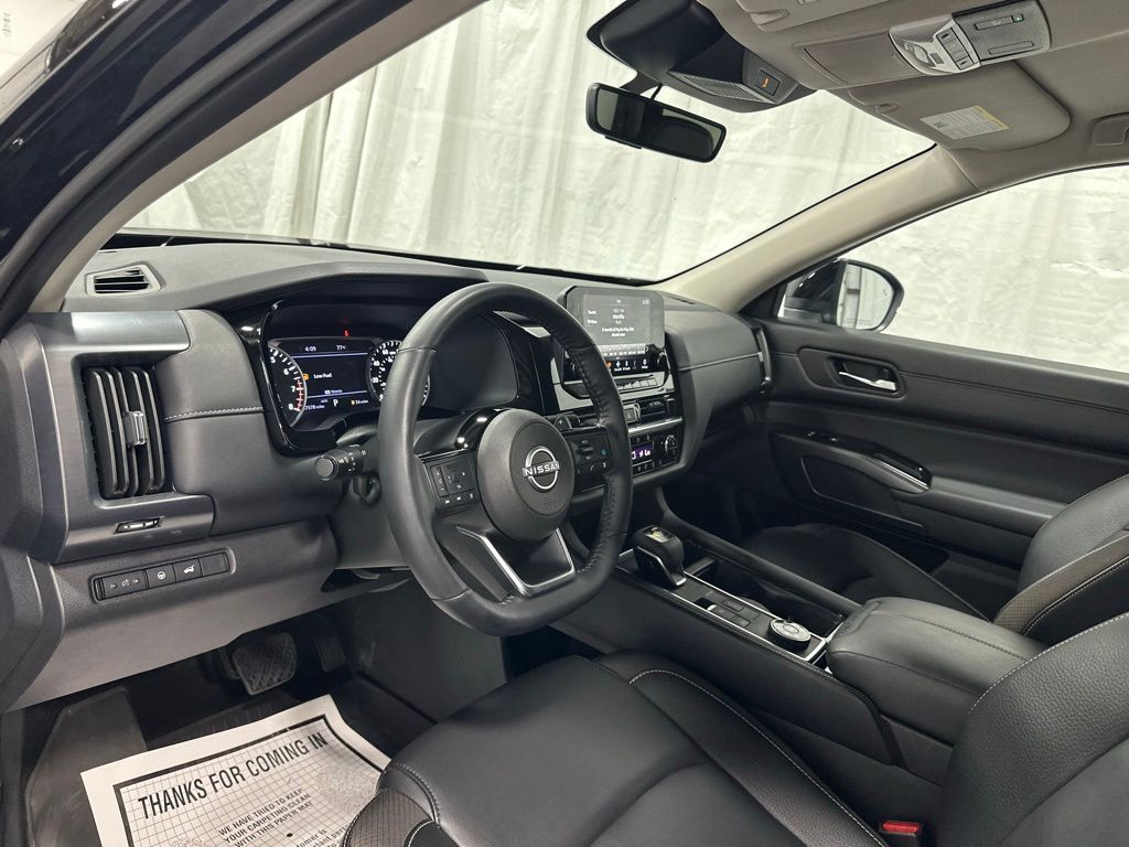 2024 Nissan Pathfinder SL - Photo 14