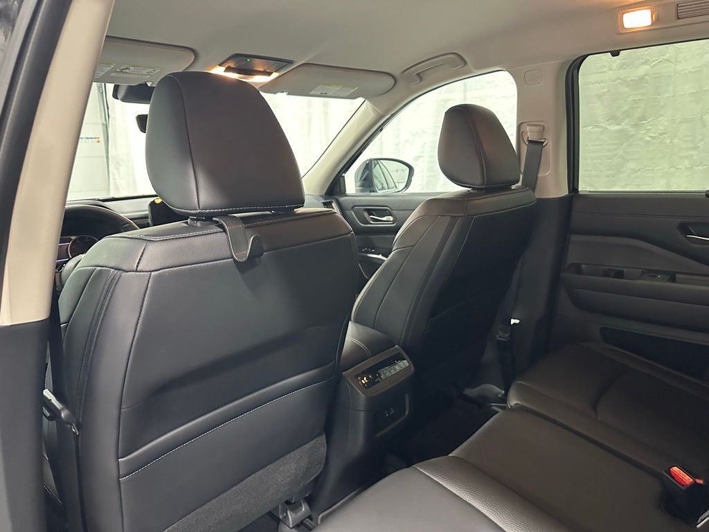 2024 Nissan Pathfinder SL - Photo 41